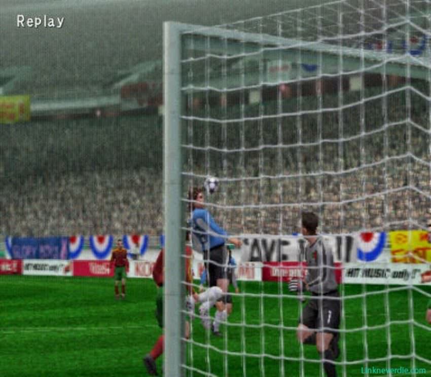 Hình ảnh trong game PES 2003 (screenshot)