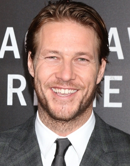 Diễn viên Luke Bracey