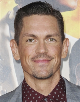 Diễn viên Steve Howey