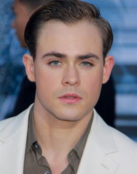 Diễn viên Dacre Montgomery