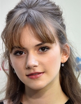 Diễn viên Emilia Jones