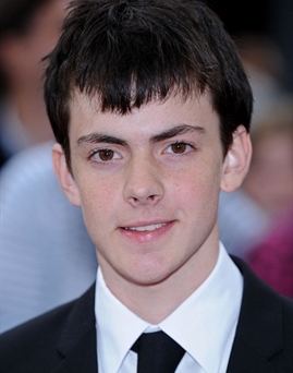 Diễn viên Skandar Keynes