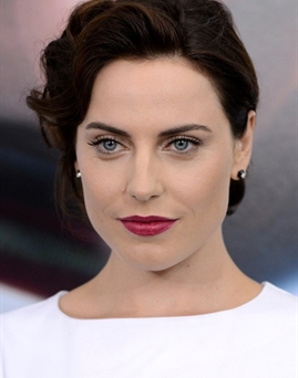 Diễn viên Antje Traue