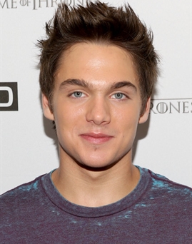 Diễn viên Dylan Sprayberry