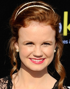 Diễn viên Mackenzie Lintz