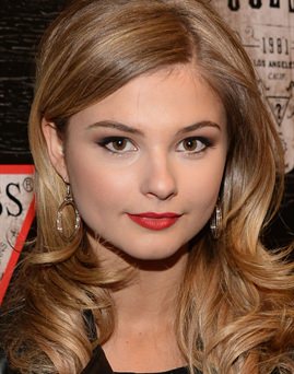 Diễn viên Stefanie Scott