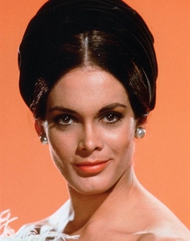 Diễn viên Martine Beswick