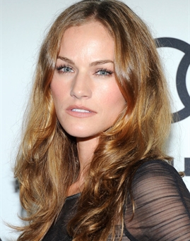 Diễn viên Kelly Overton