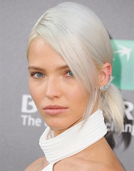 Diễn viên Sasha Luss