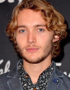 Toby Regbo