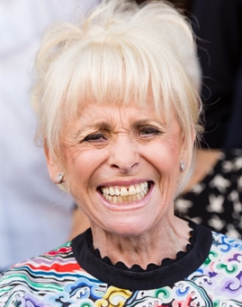 Diễn viên Barbara Windsor