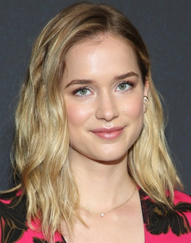 Diễn viên Elizabeth Lail