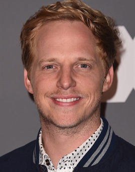 Diễn viên Chris Geere