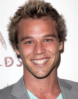 Diễn viên Lincoln Lewis