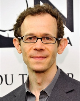 Diễn viên Adam Godley