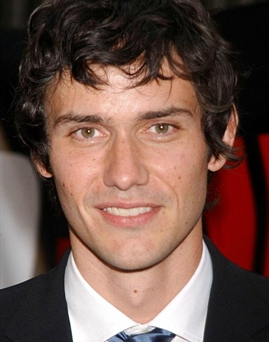 Diễn viên Christian Camargo