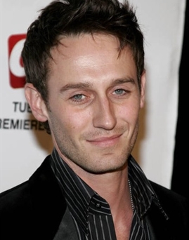 Diễn viên Josh Stewart